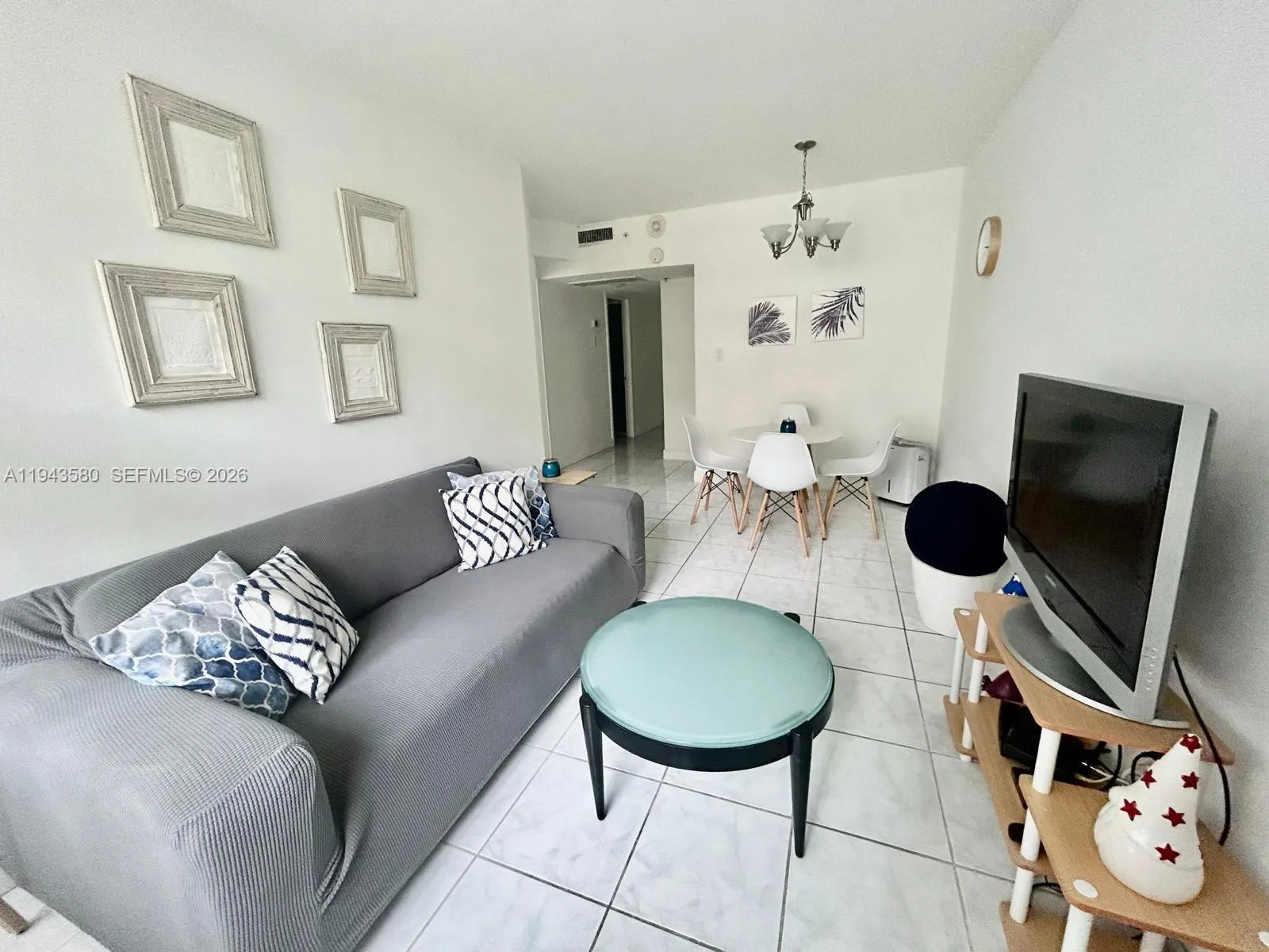 1 bath for sale at 100 Lincoln Rd # 524, Miami Beach FL 33139