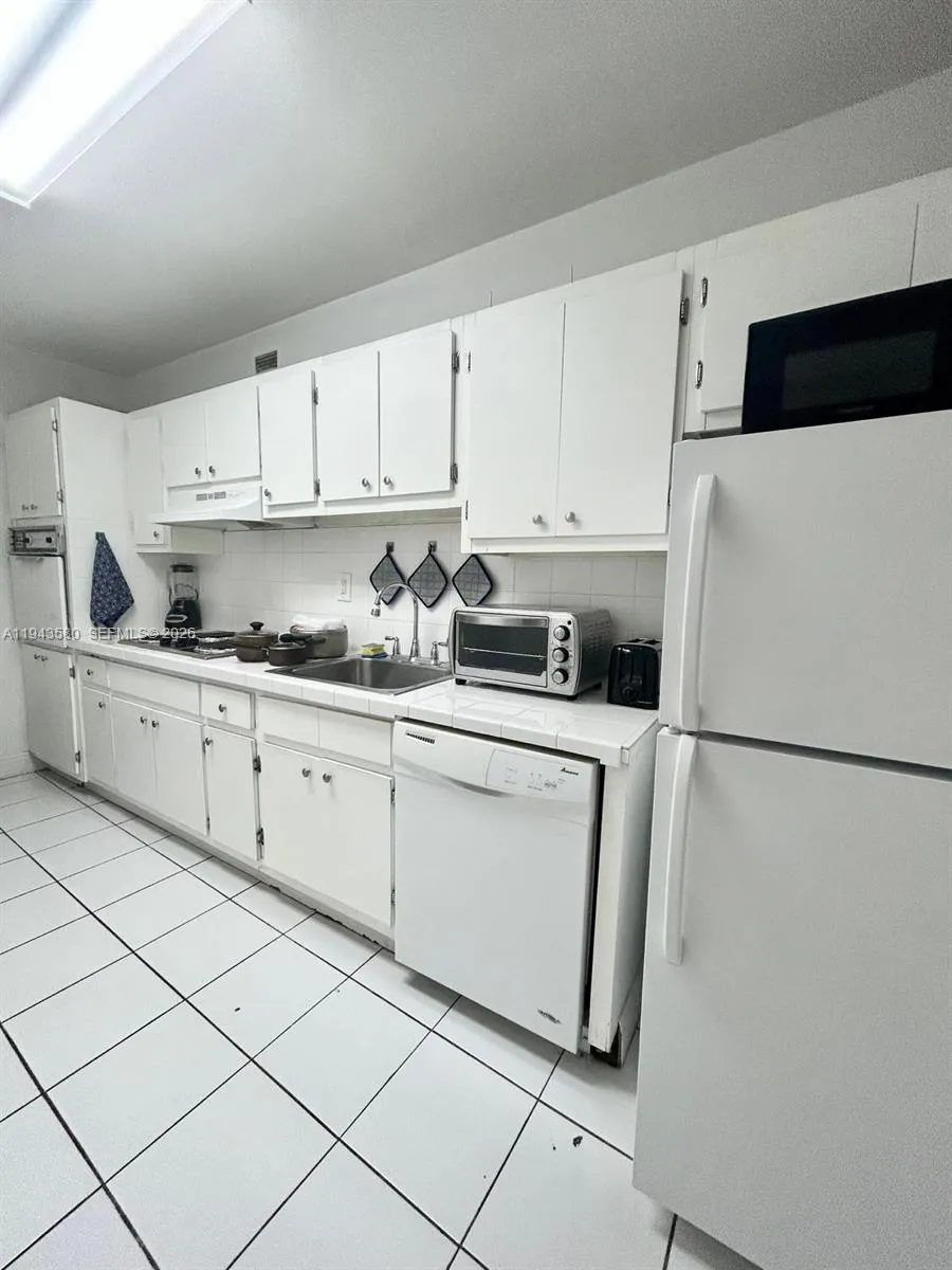 100 Lincoln Rd # 524, Miami Beach FL 33139