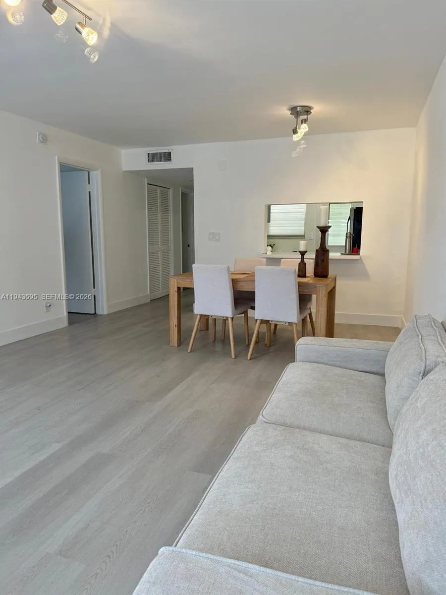 330 SE 2nd St # 104F, Hallandale Beach FL 33009