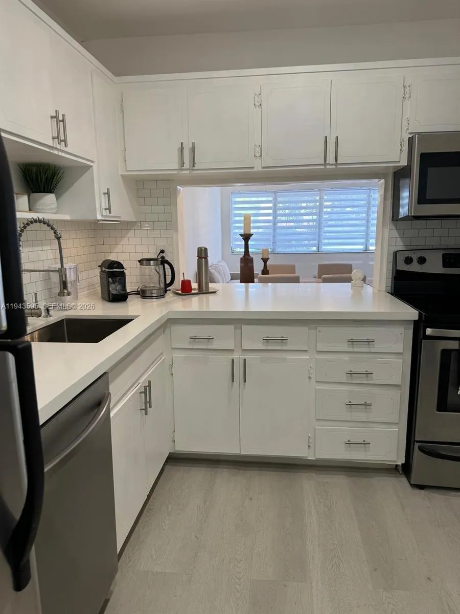 330 SE 2nd St # 104F, Hallandale Beach FL 33009