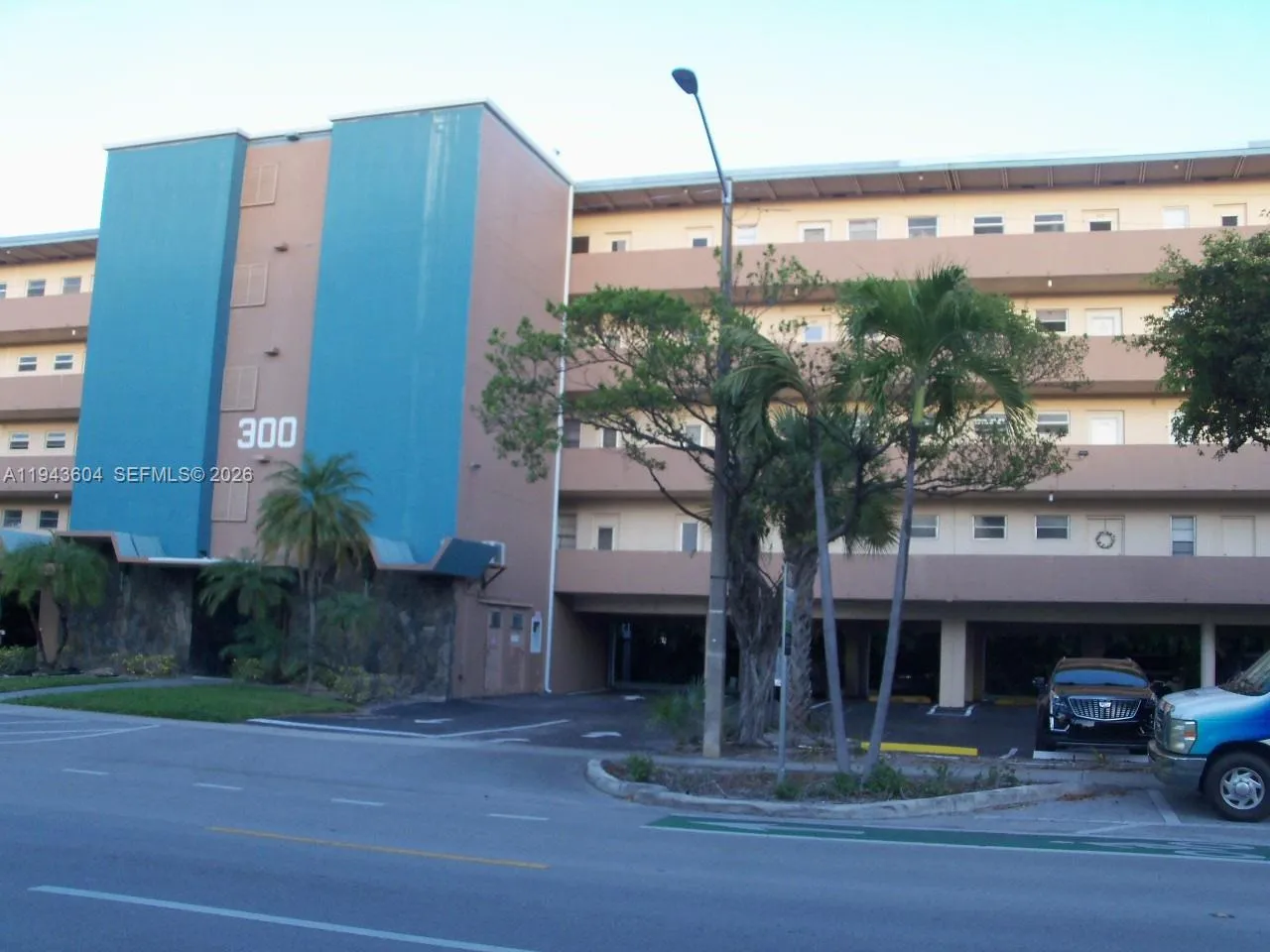 1 bedroom 1 bath for sale at 300 NE 14th Ave # 206, Hallandale Beach FL 33009