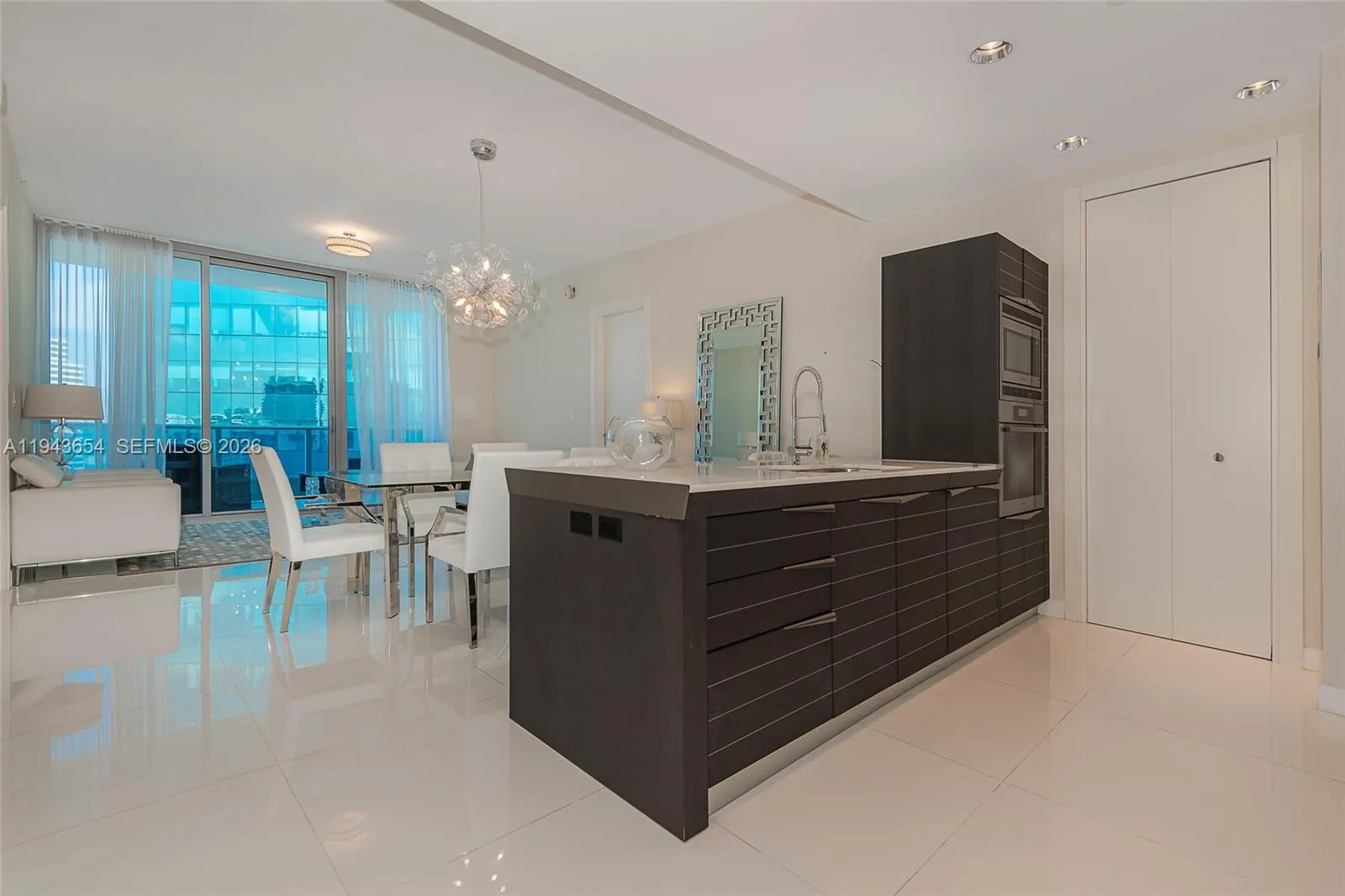 2 bedroom 2 bath for sale at 200 Biscayne Boulevard Way # 5109, Miami FL 33131