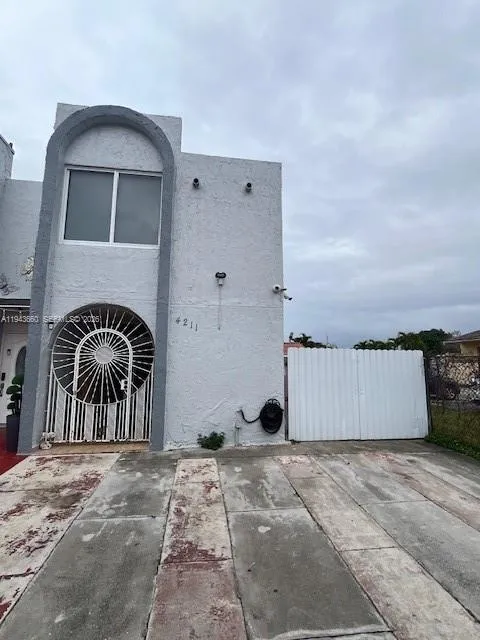 3 bedroom 1 bath for sale at 4211 W 10th Ln, Hialeah FL 33012