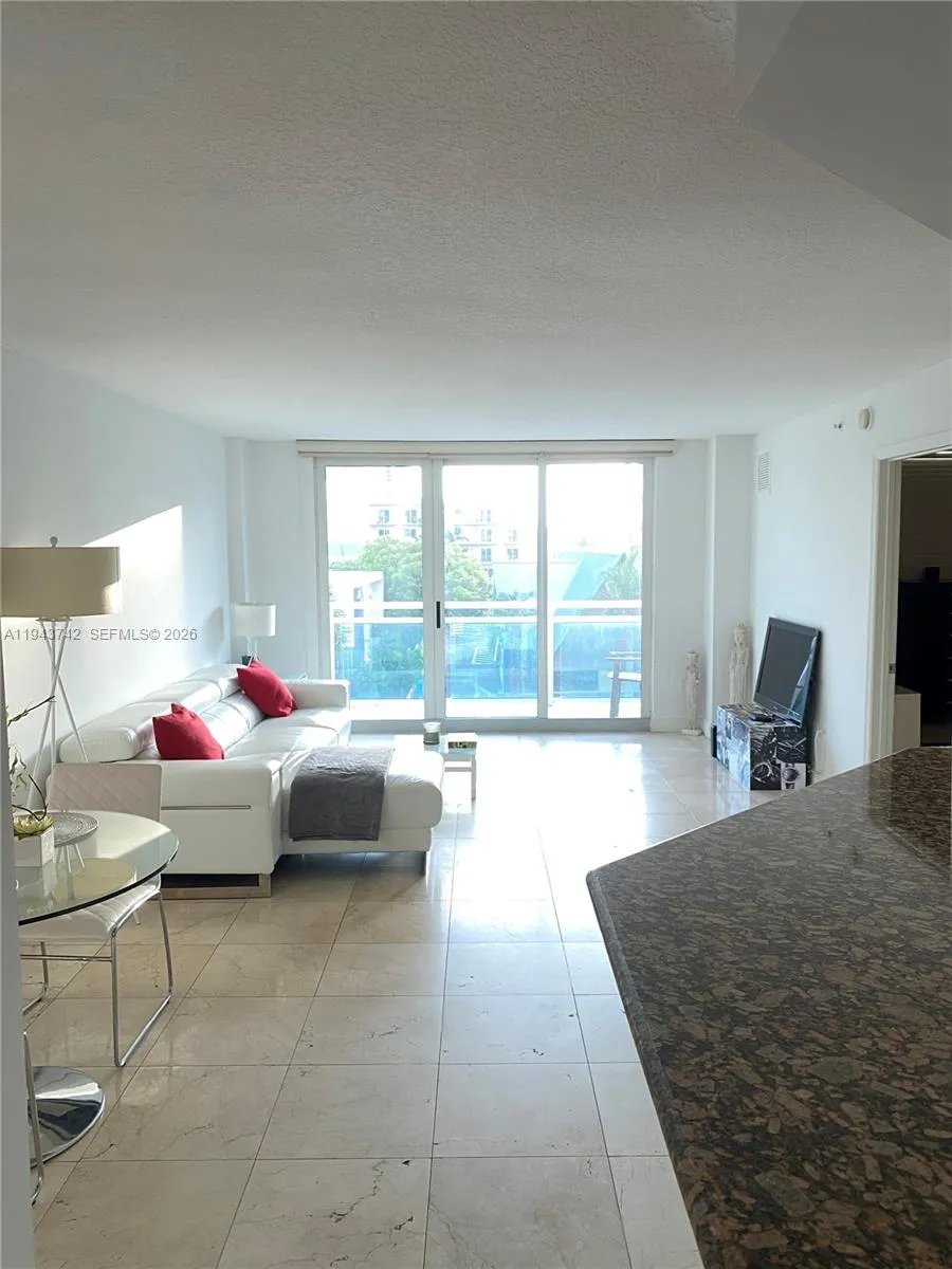 1 bedroom 1 bath for sale at 6917 Collins Ave # 426, Miami Beach FL 33141