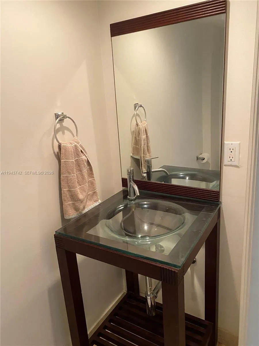 6917 Collins Ave # 426, Miami Beach FL 33141