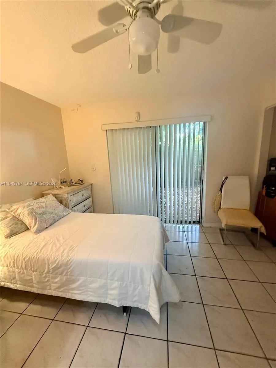 9902 Hammocks Blvd # 60, Miami FL 33196