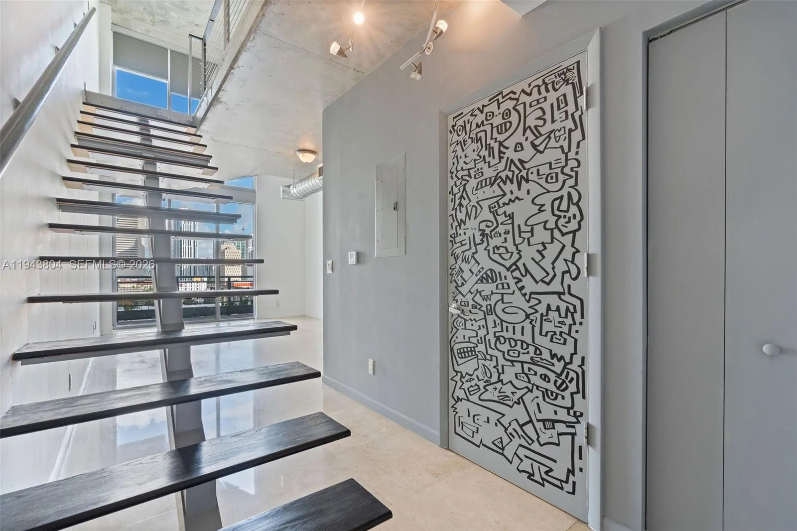 690 SW 1st Ct, Miami FL 33130