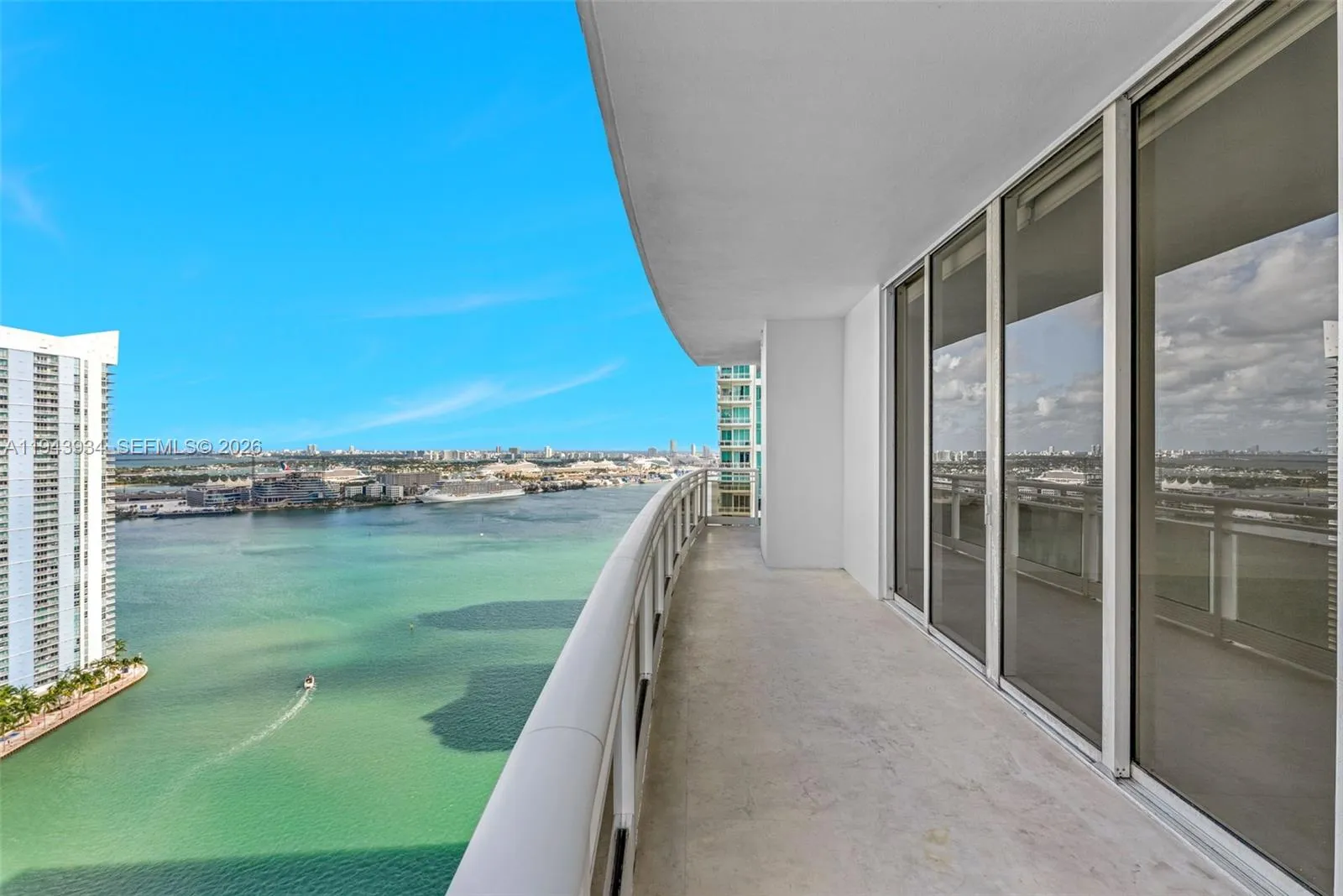3 bedroom 2 bath for sale at 901 Brickell Key Blvd # 3206, Miami FL 33131