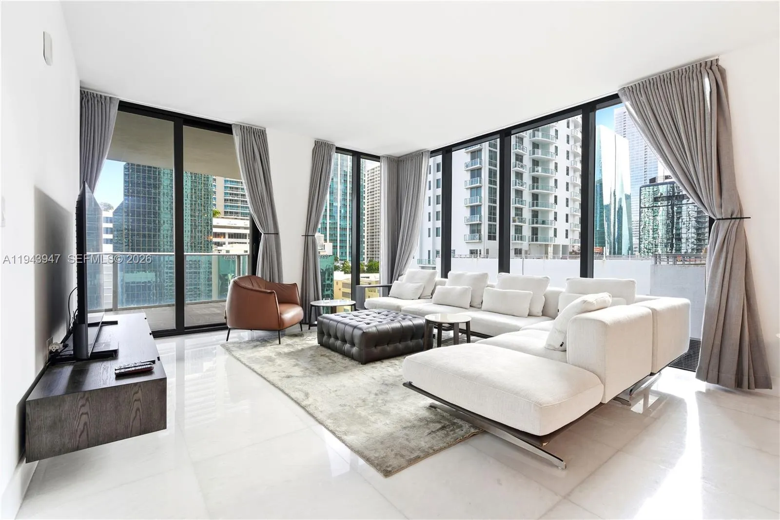 3 bedroom 3 bath for sale at 1010 Brickell Ave # 1405, Miami FL 33131