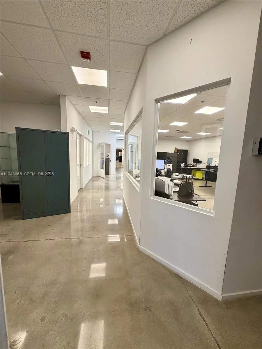 7620 NW 25th St # 3, Miami FL 33122