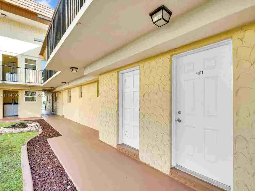 2 bedroom 2 bath for sale at 8600 SW 109th Ave # 101, Miami FL 33173