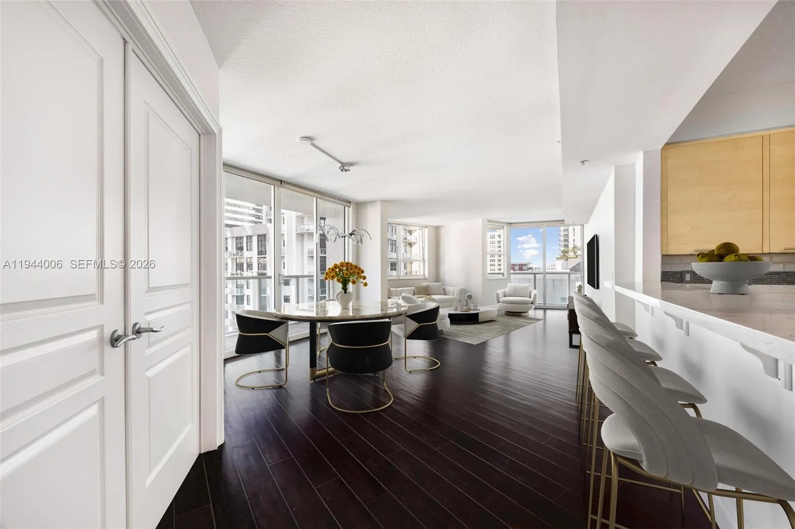 3 bedroom 2 bath for sale at 350 SE 2nd St # 870, Fort Lauderdale FL 33301