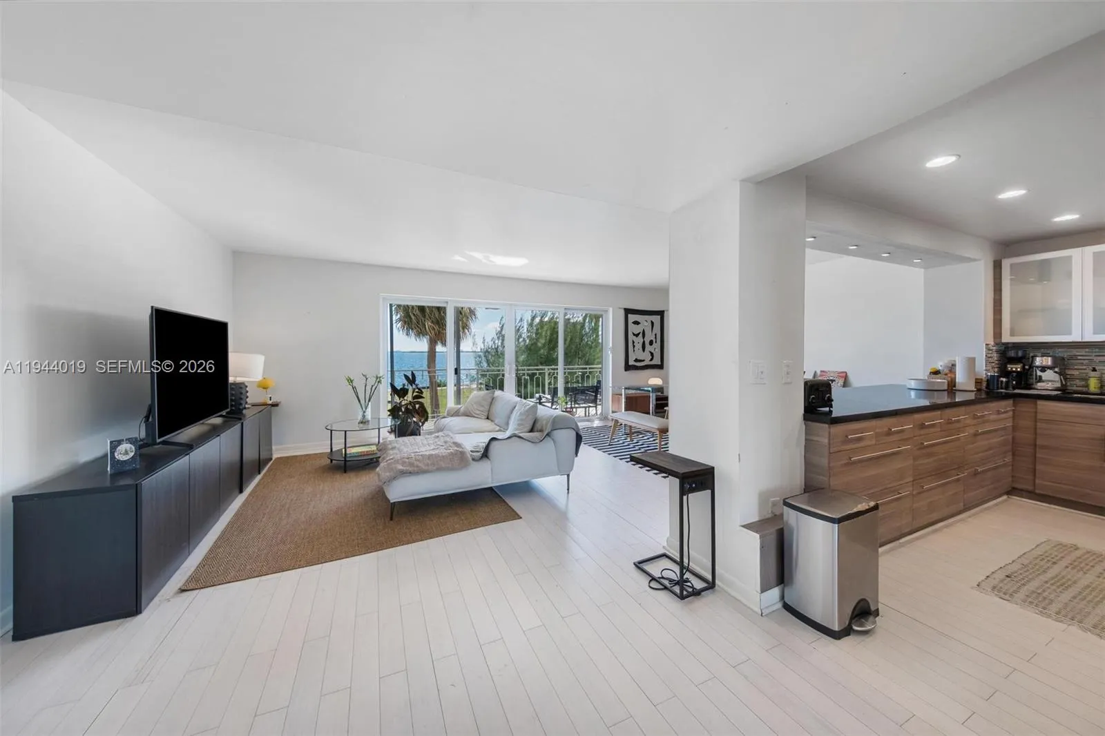 2 bedroom 2 bath for sale at 11111 Biscayne Blvd # 2D, Miami FL 33181