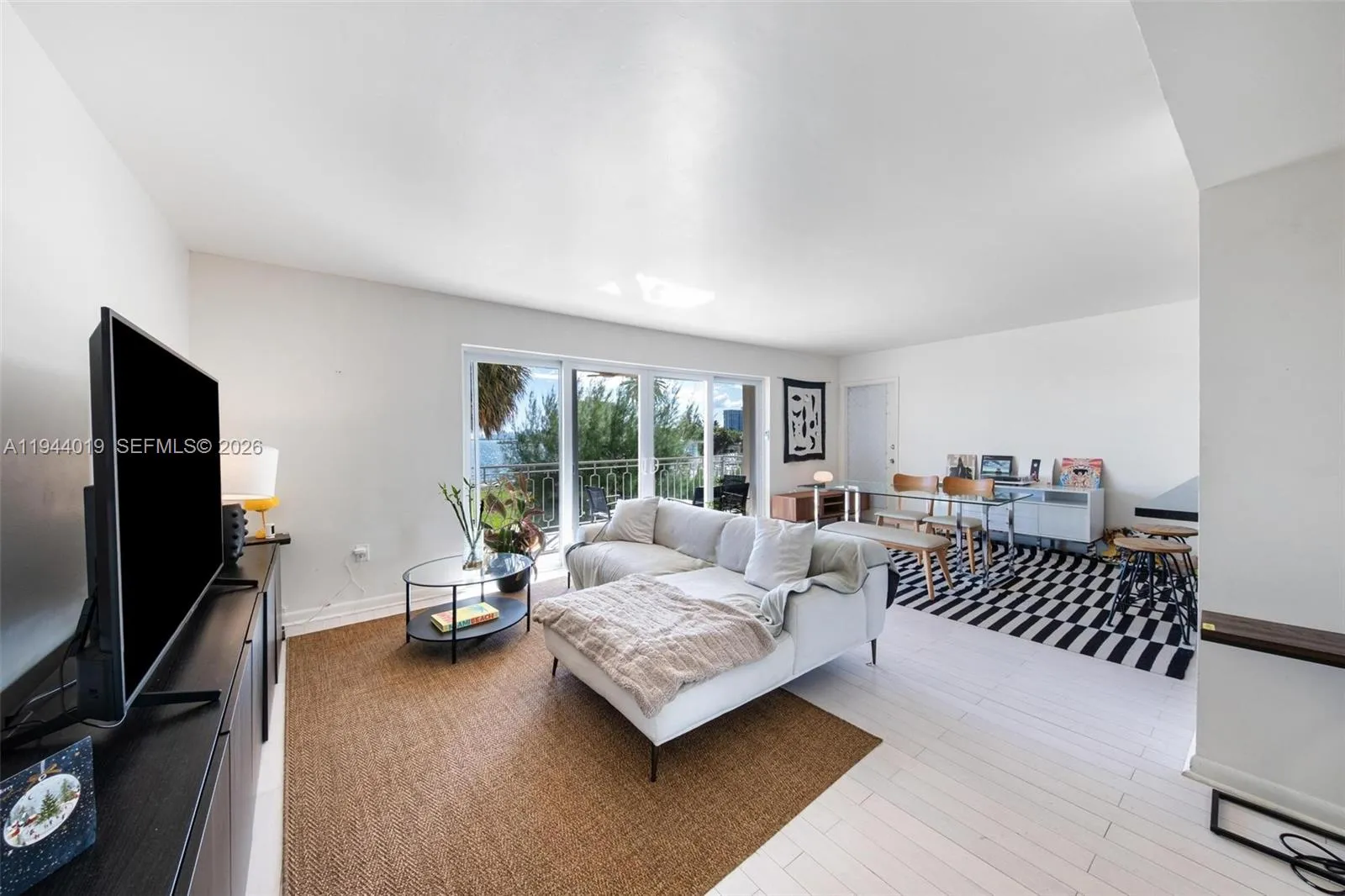 11111 Biscayne Blvd # 2D, Miami FL 33181