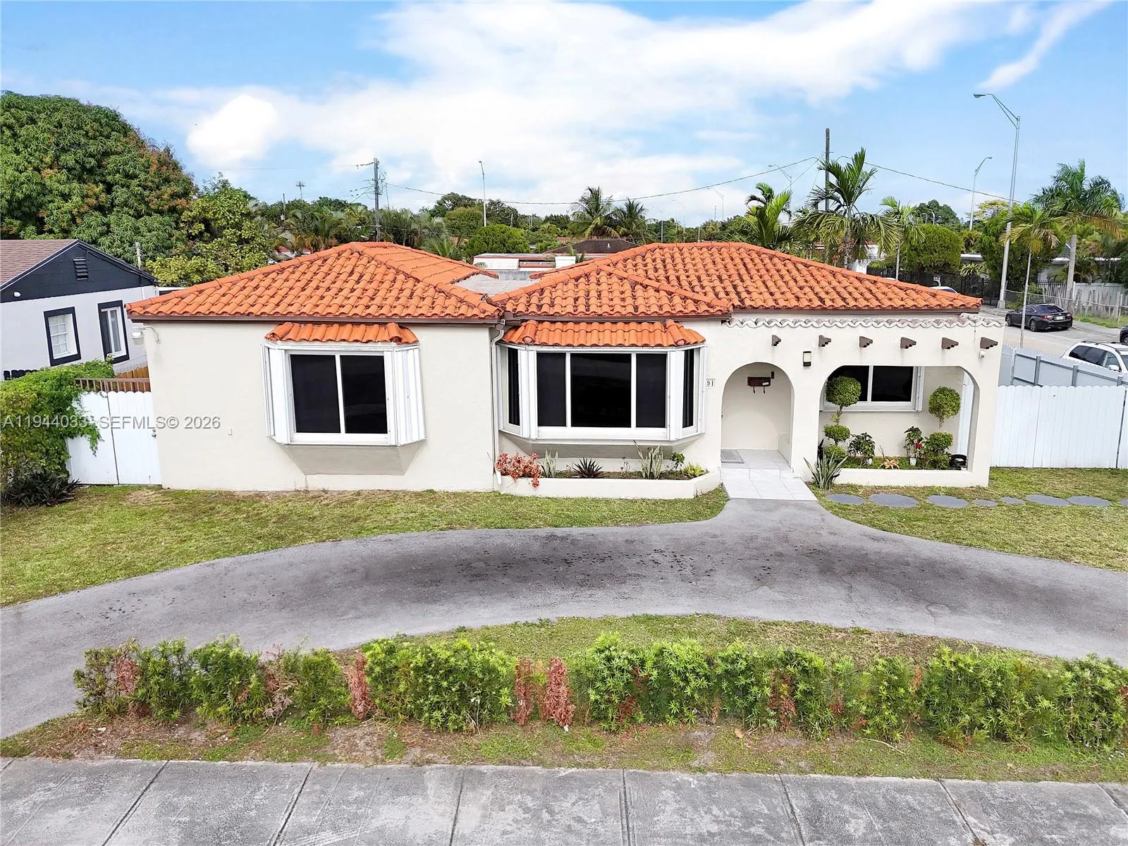 591 SE 5th St, Hialeah FL 33010