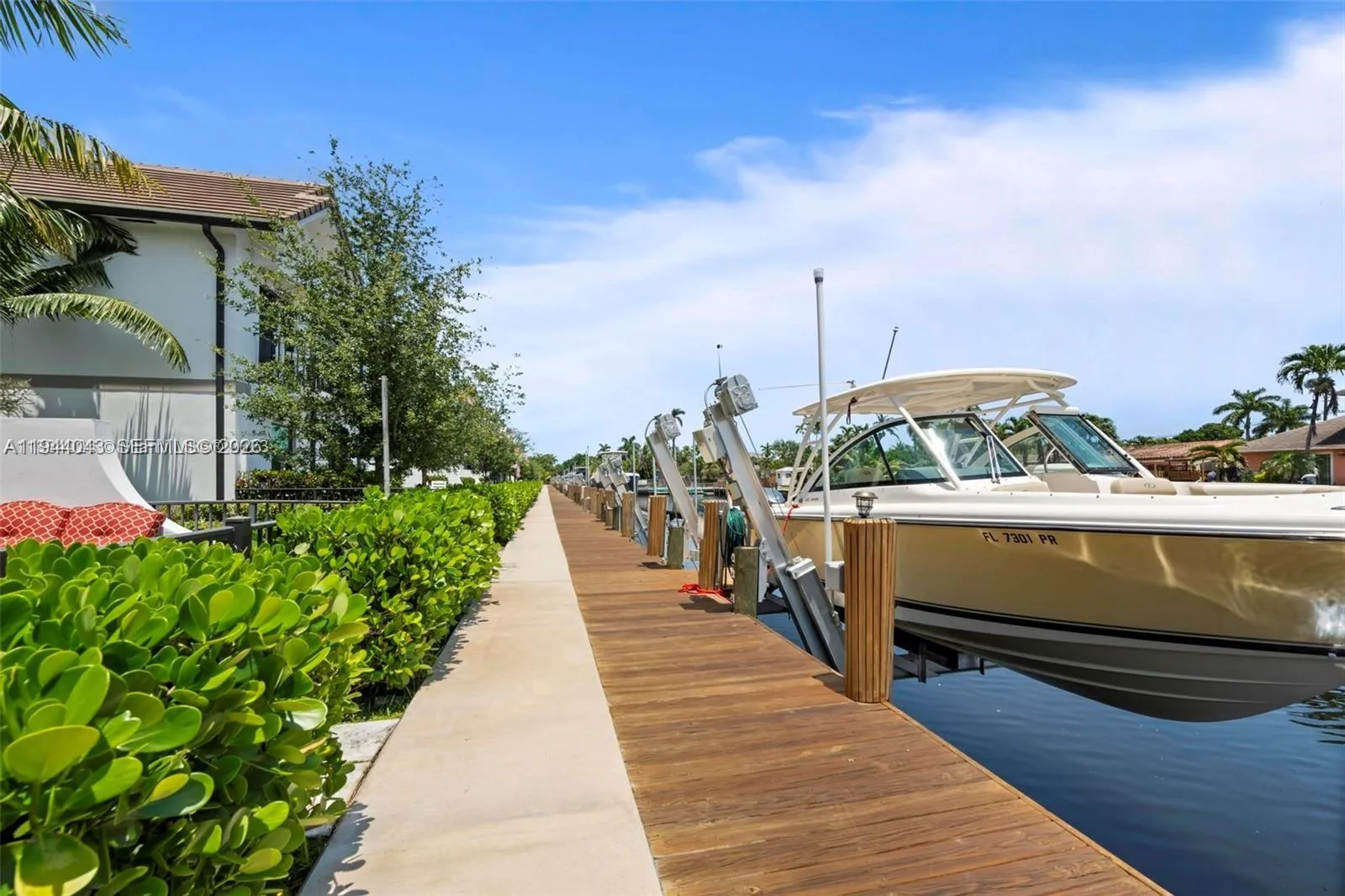 4518 E Aqua Bella Ln, Dania Beach FL 33312