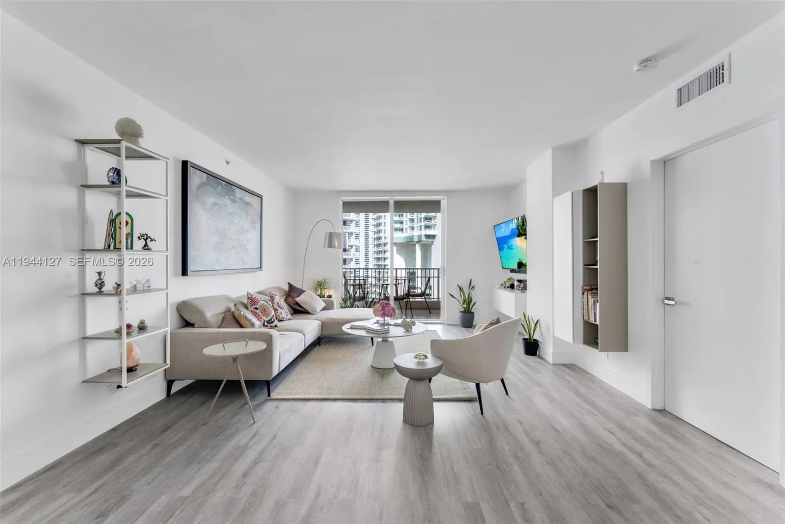 2 bedroom 2 bath for sale at 701 Brickell Key Blvd # 1506, Miami FL 33131