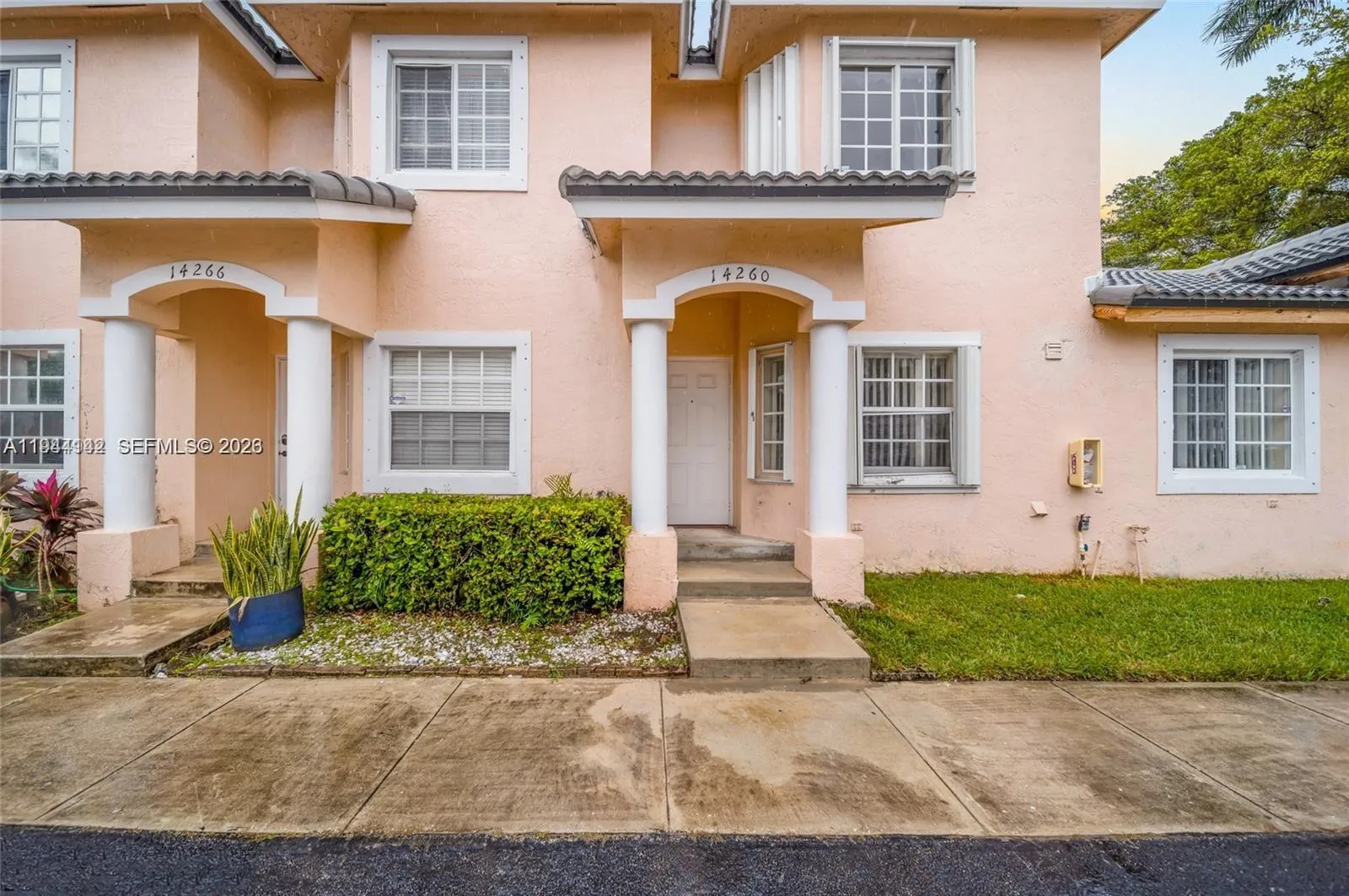 2 bedroom 1 bath for sale at 14260 SW 121st Pl # 11, Miami FL 33186