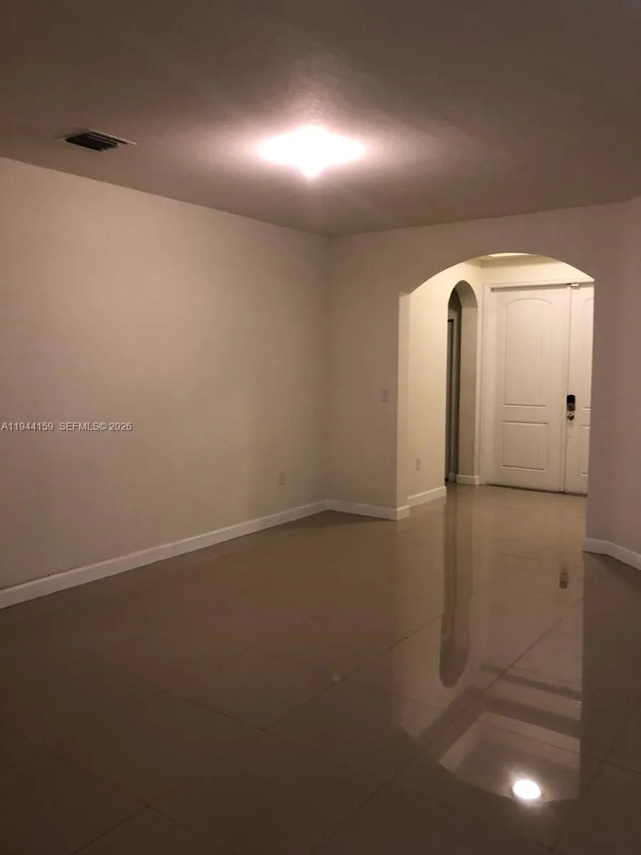 15400 SW 176th Ln, Miami FL 33187