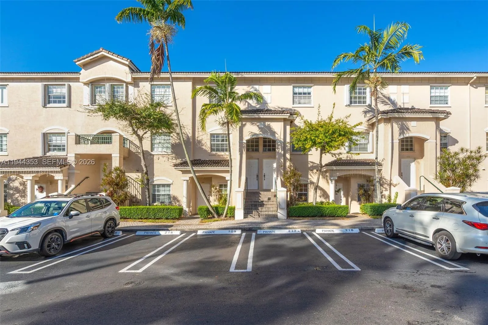 2 bedroom 2 bath for sale at 5670 NW 116th Ave # 219, Doral FL 33178