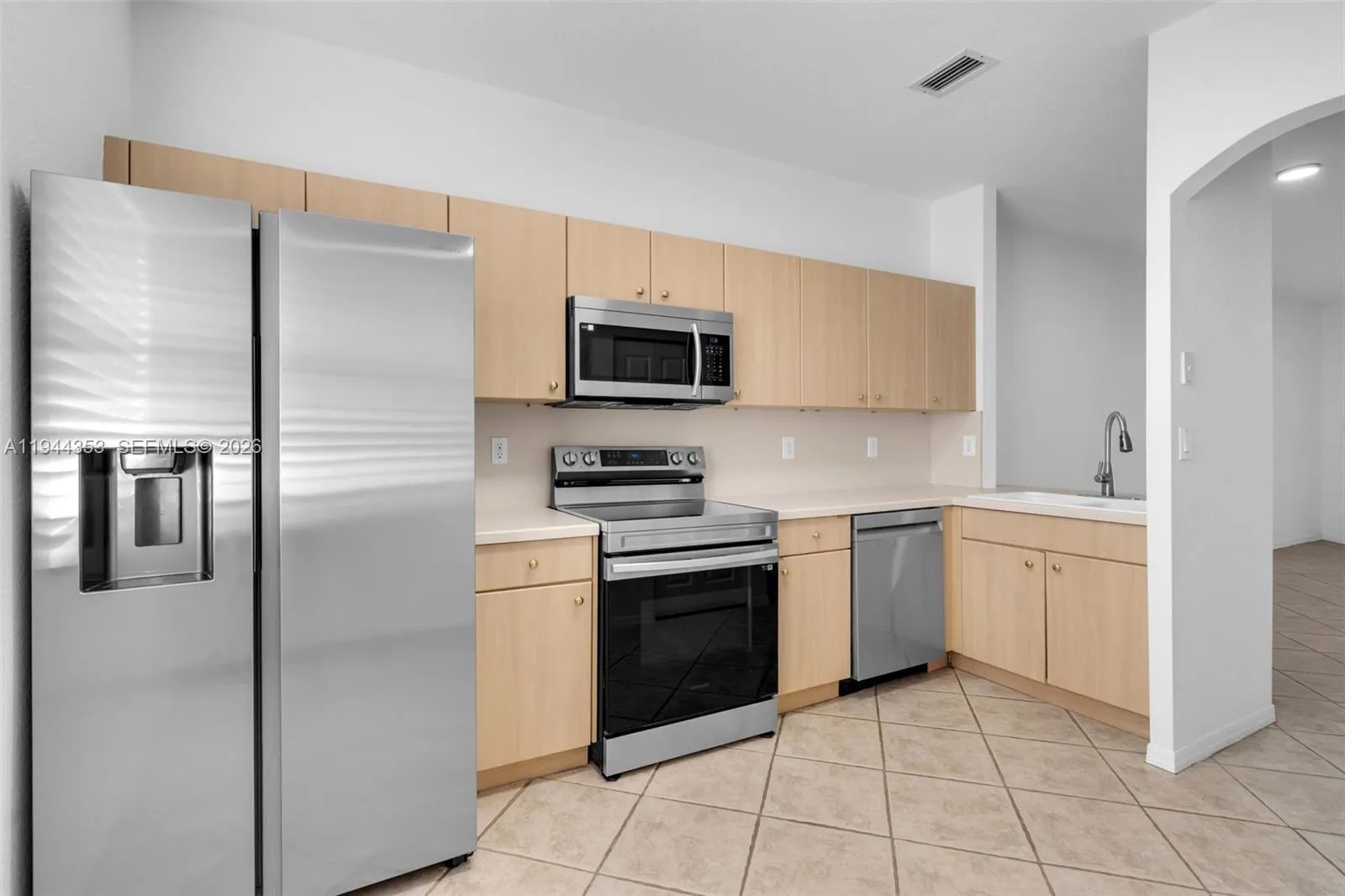 5670 NW 116th Ave # 219, Doral FL 33178
