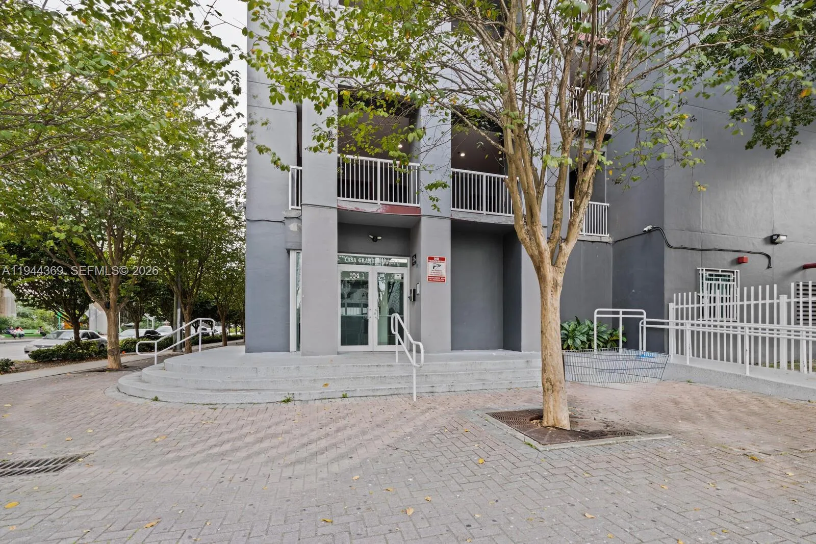 1 bedroom 1 bath for sale at 104 SW 9th St # 1207, Miami FL 33130