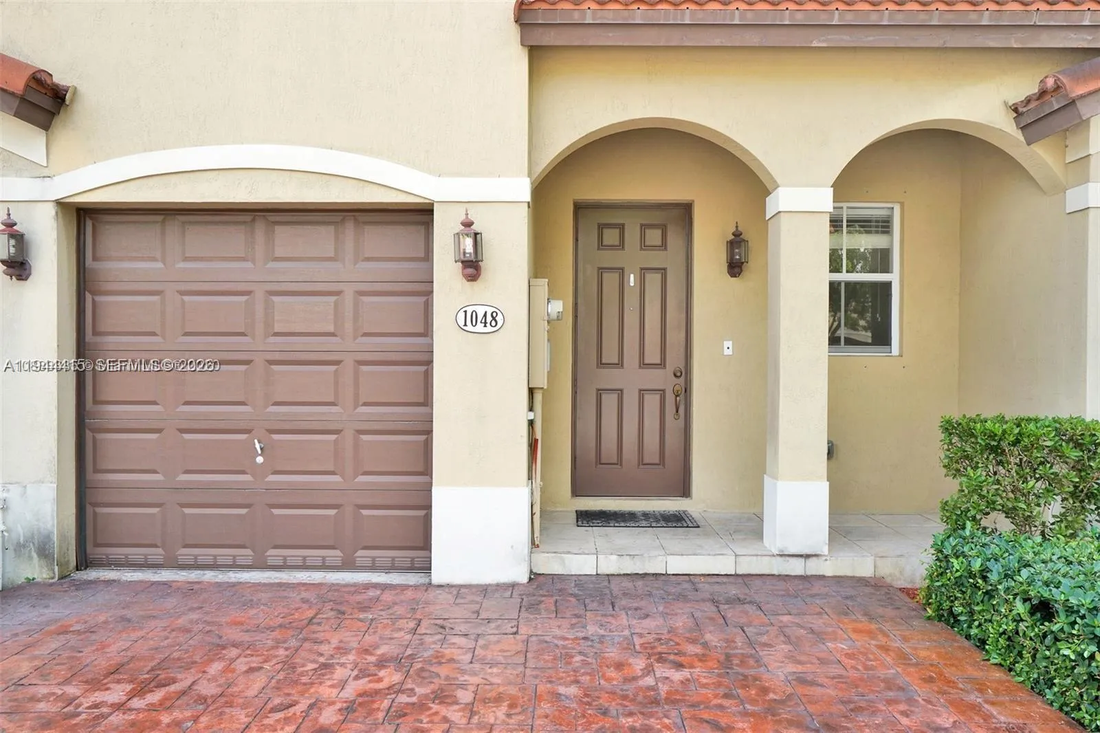 1048 NE 208th St, Miami FL 33179