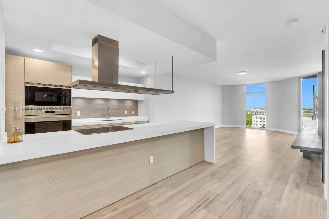 17301 Biscayne Blvd # 1106, North Miami Beach FL 33160