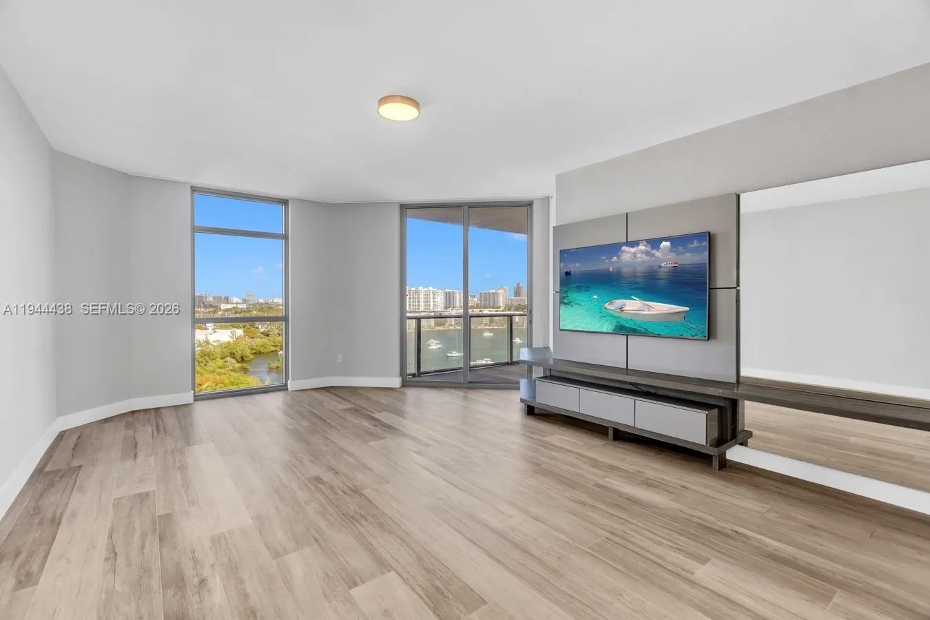 17301 Biscayne Blvd # 1106, North Miami Beach FL 33160