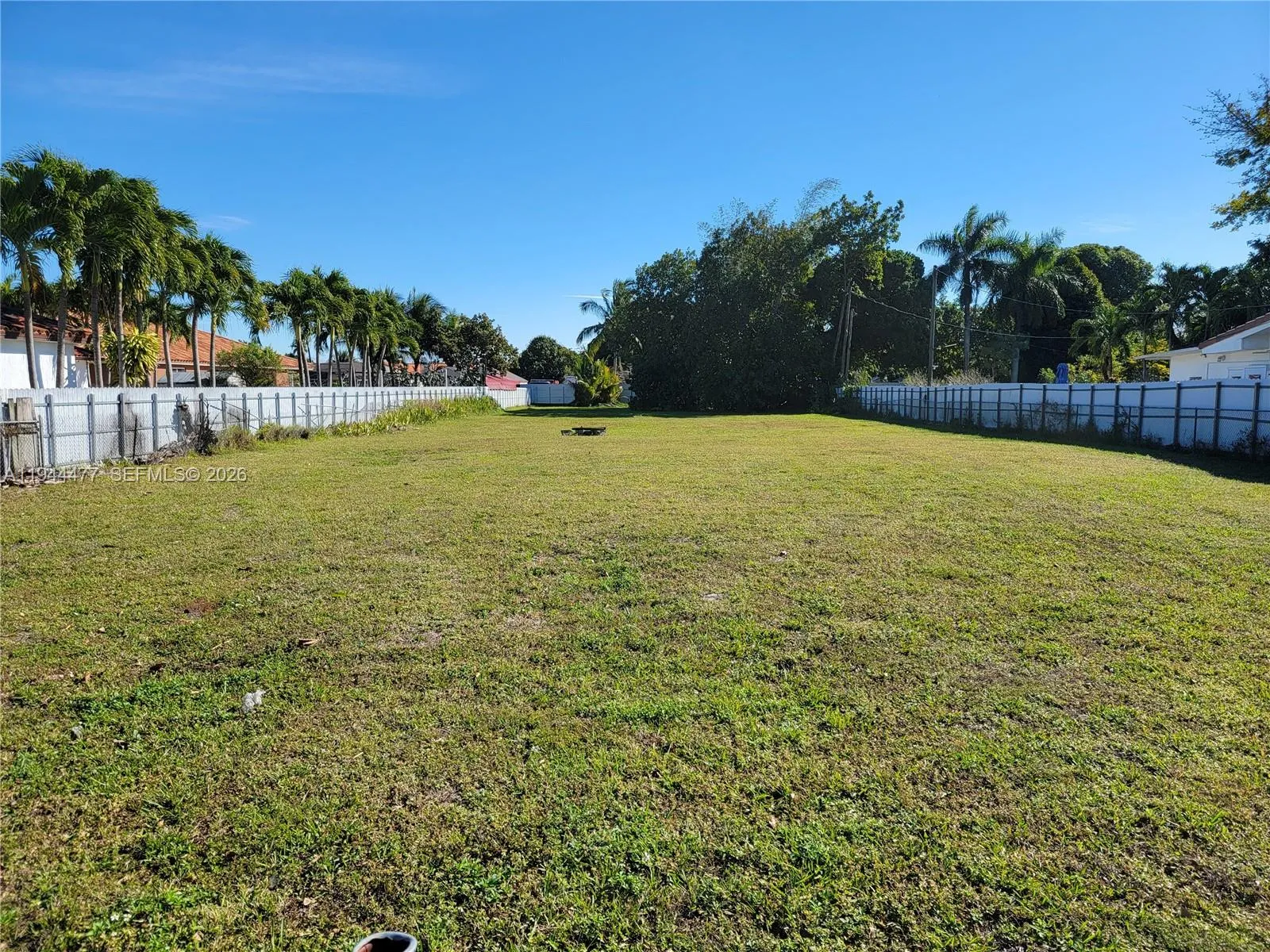 for sale at 3895 W 2nd Ave, Hialeah FL 33012