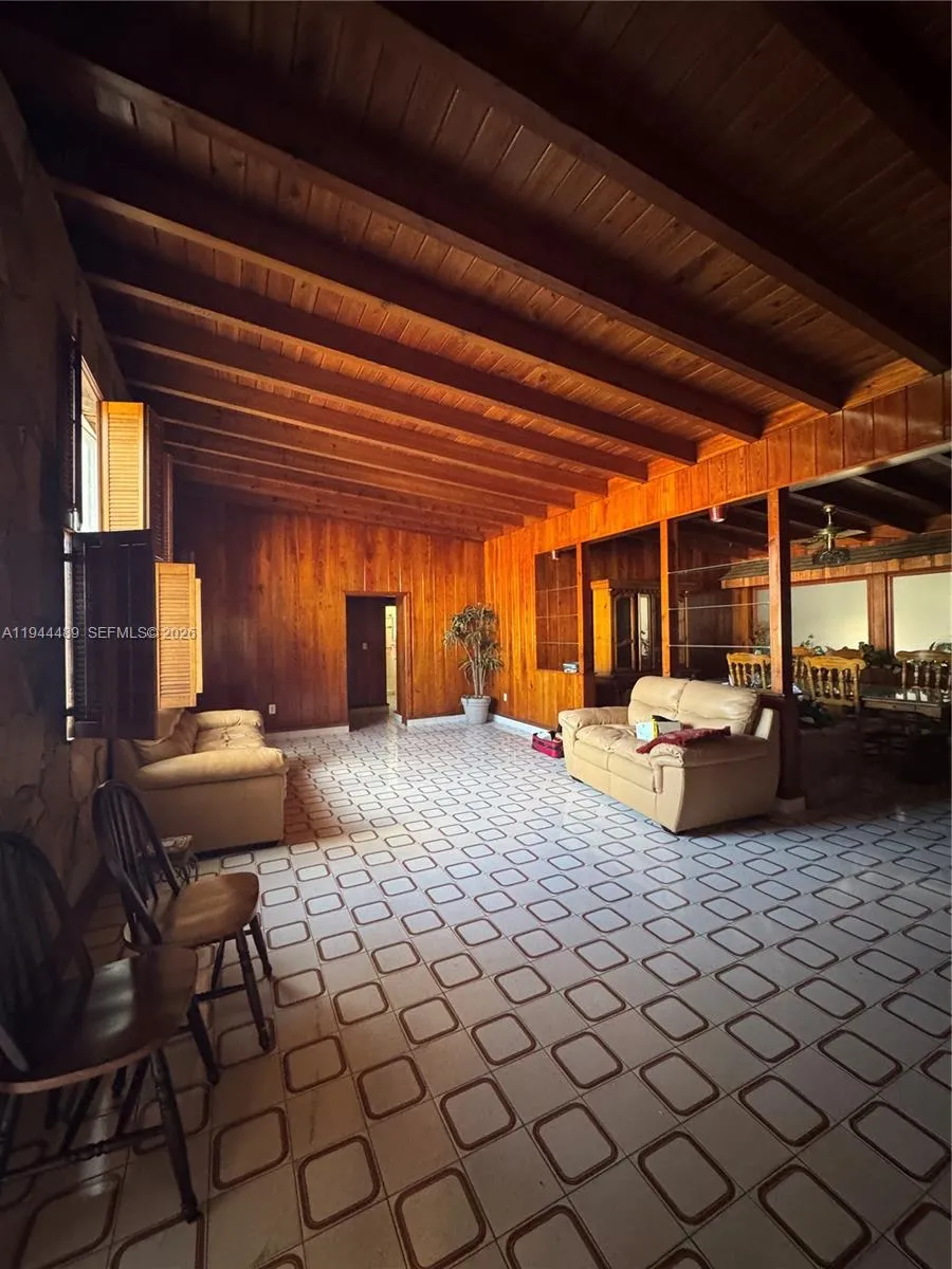 500 SW 39th Ct, Miami FL 33134