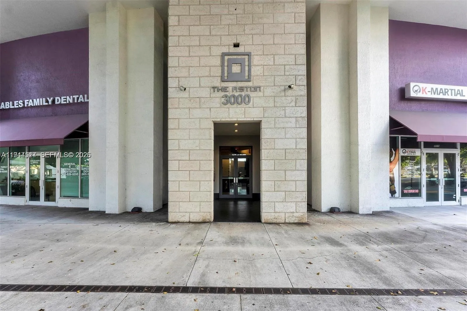 1 bedroom 1 bath for sale at 3000 Coral Way # 1409, Miami FL 33145