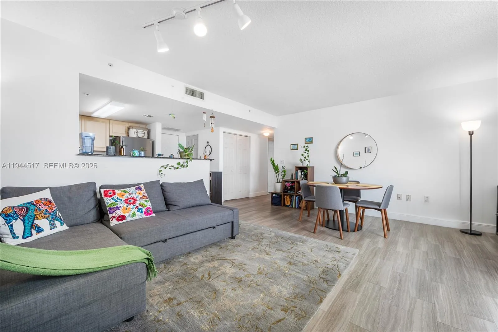 3000 Coral Way # 1409, Miami FL 33145