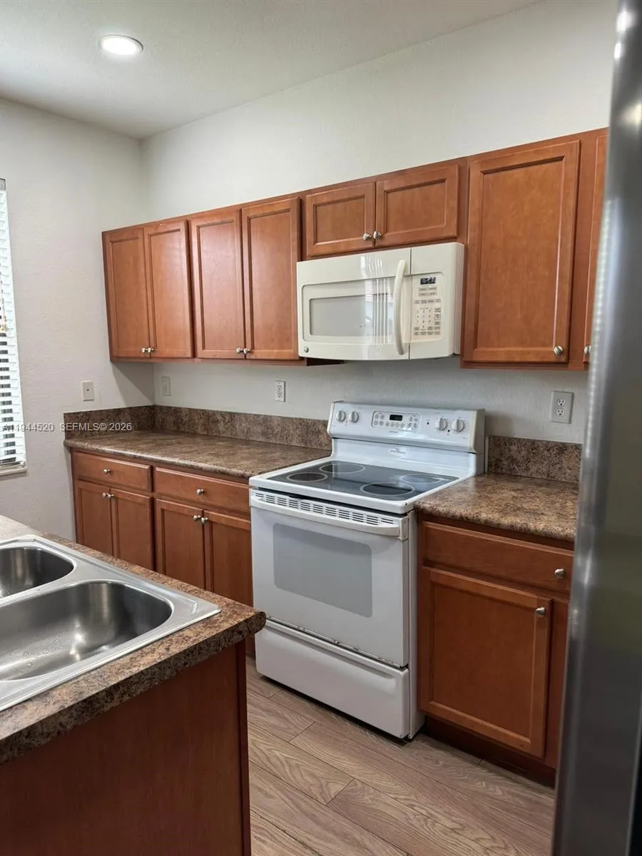 4217 SW 164th Ct, Miami FL 33185