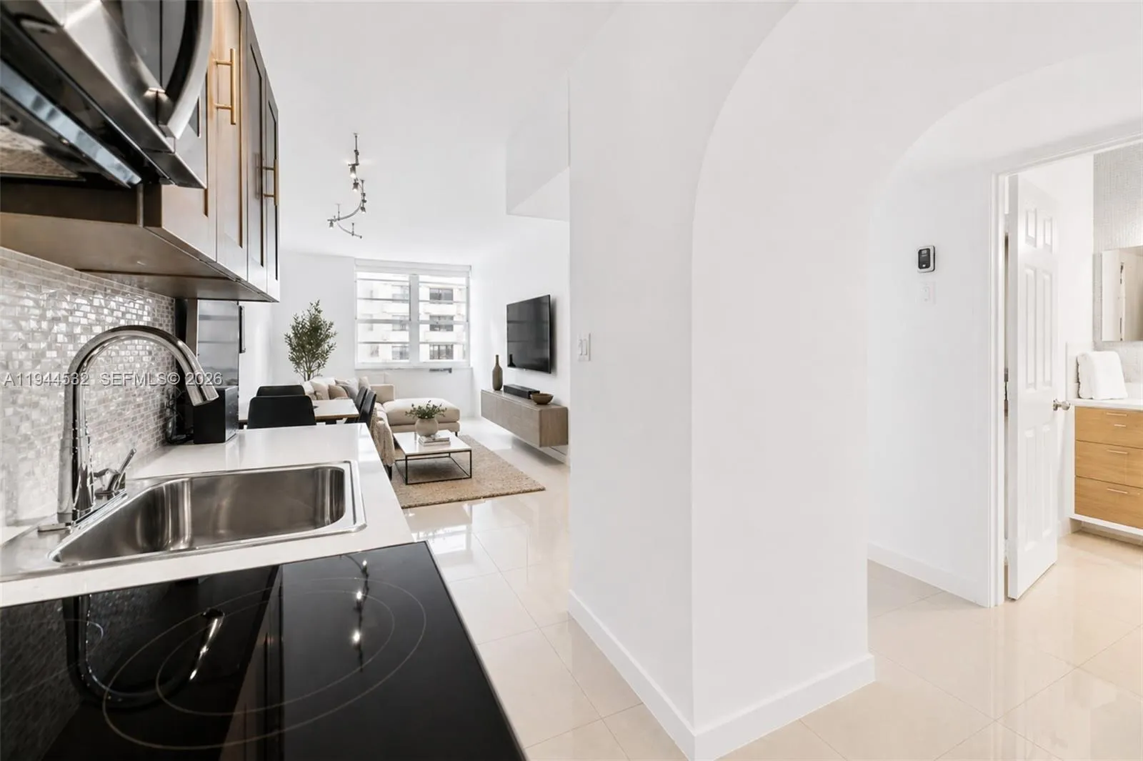 100 Lincoln Rd # 501, Miami Beach FL 33139
