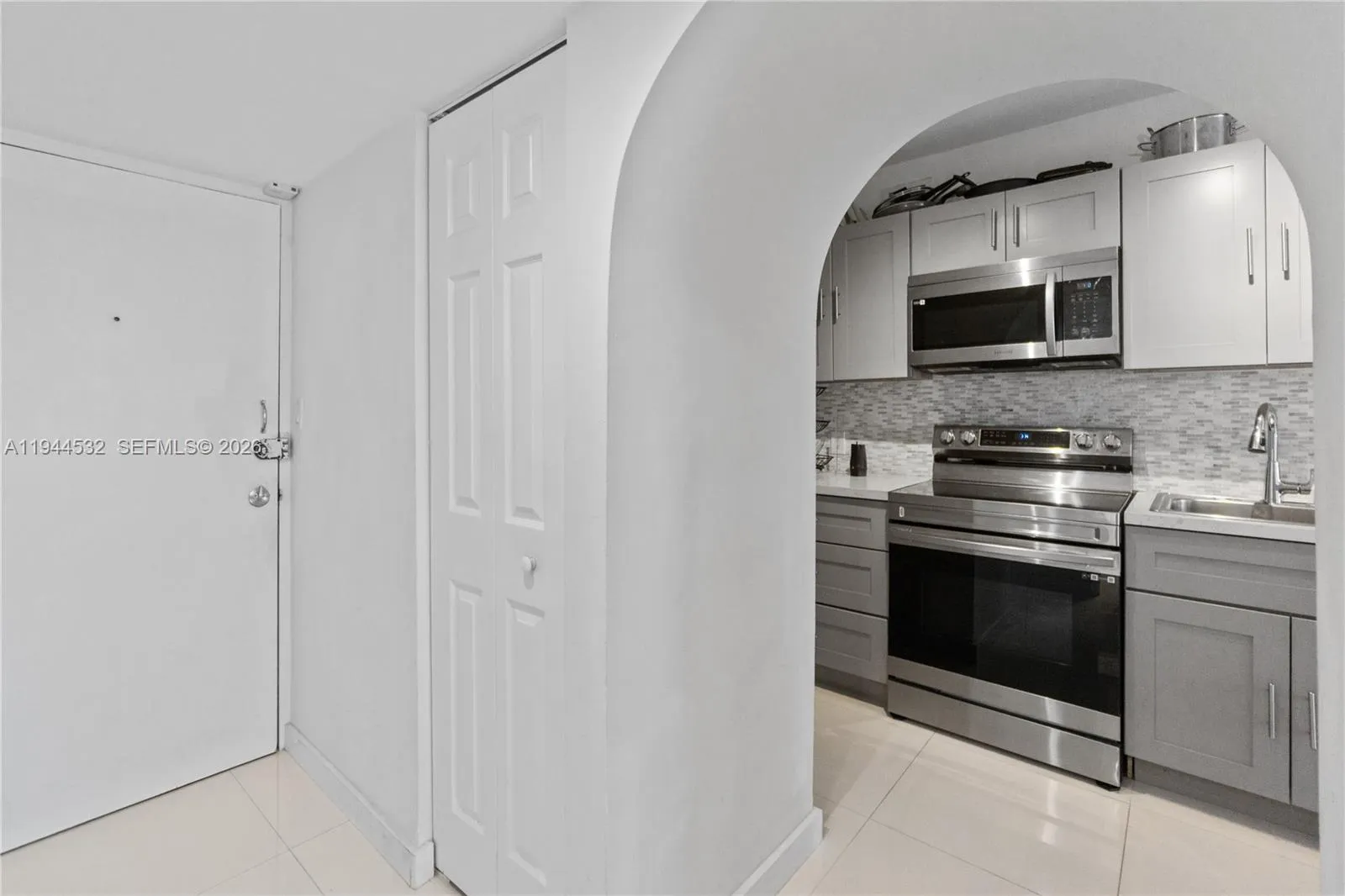 100 Lincoln Rd # 501, Miami Beach FL 33139