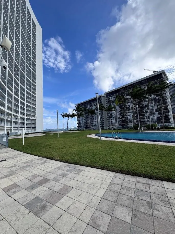 1 bedroom 1 bath for sale at 601 NE 36th St # 1311, Miami FL 33137