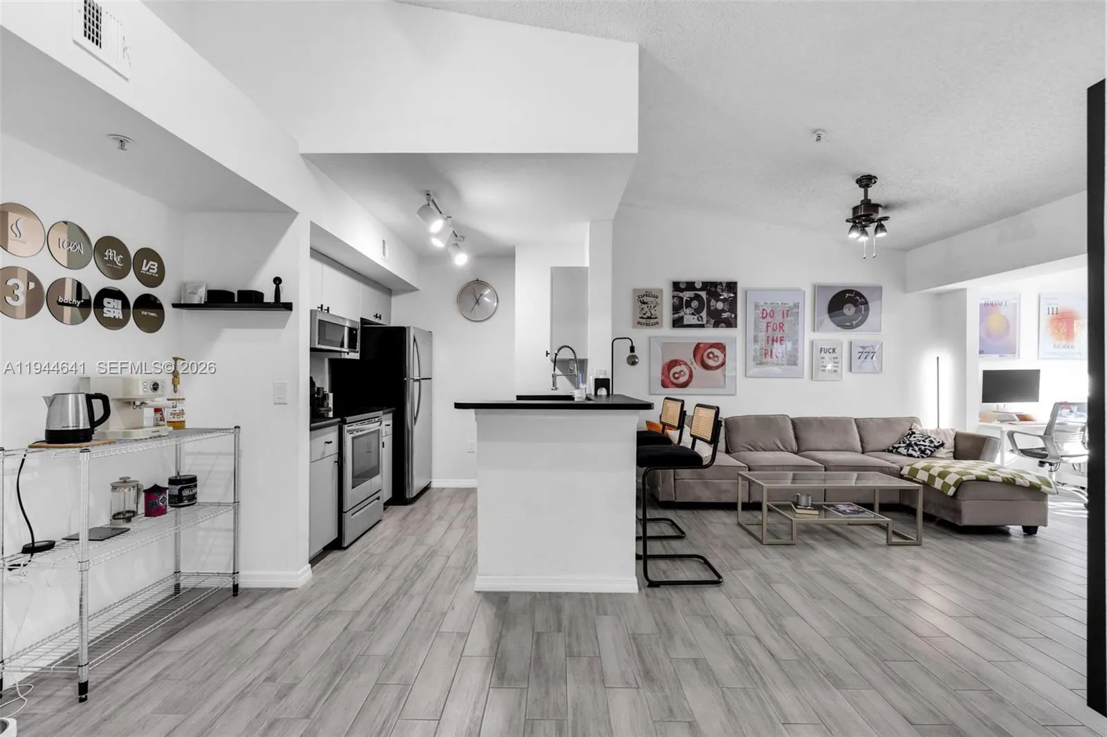 1 bedroom 1 bath for sale at 2457 Centergate Dr # 306, Miramar FL 33025