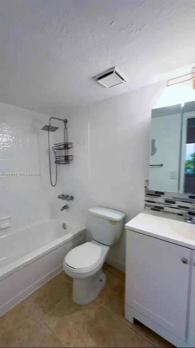 984 W 40th St # 2, Hialeah FL 33012