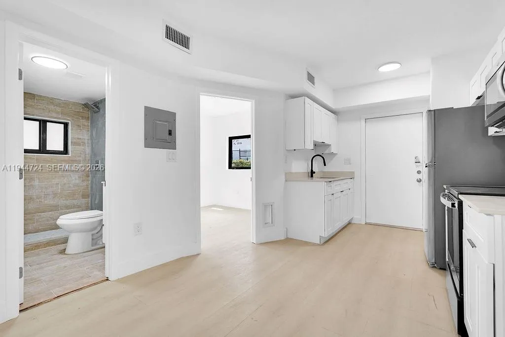 1814 NW 2nd Ct, Miami FL 33136