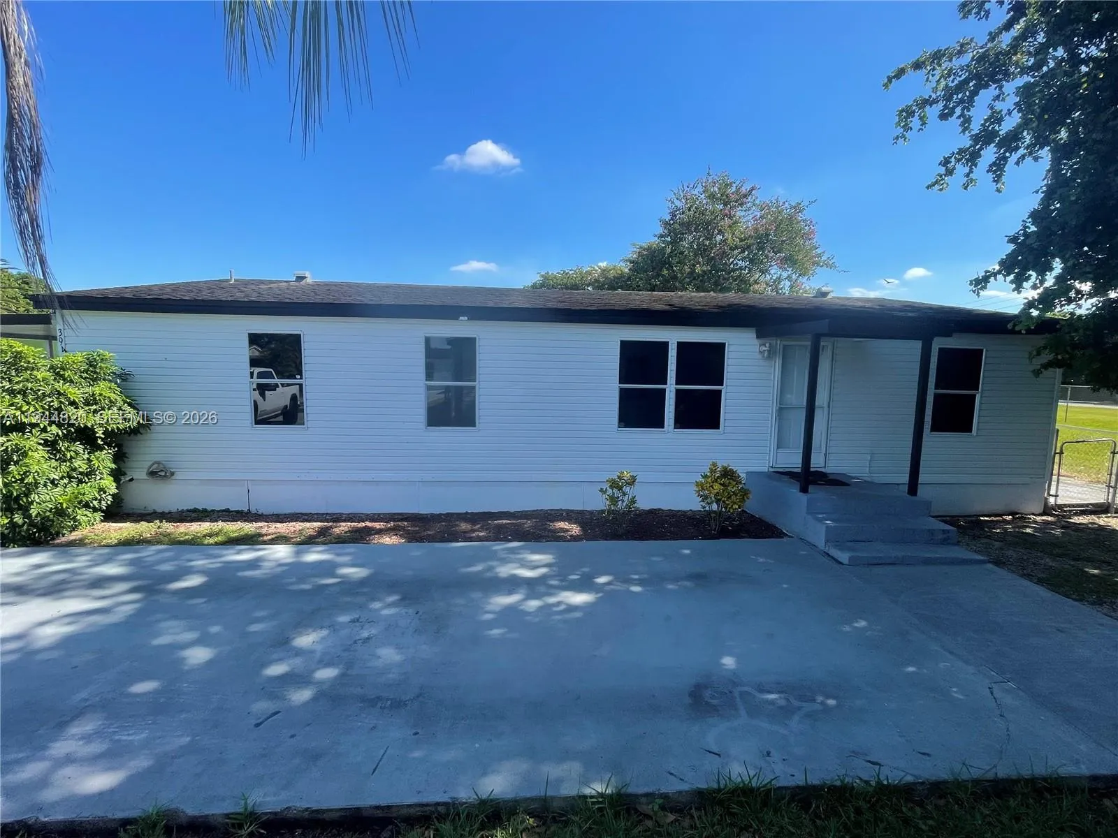 3 bedroom 2 bath for sale at 19800 SW 180th Ave unit 394, Miami FL 33187