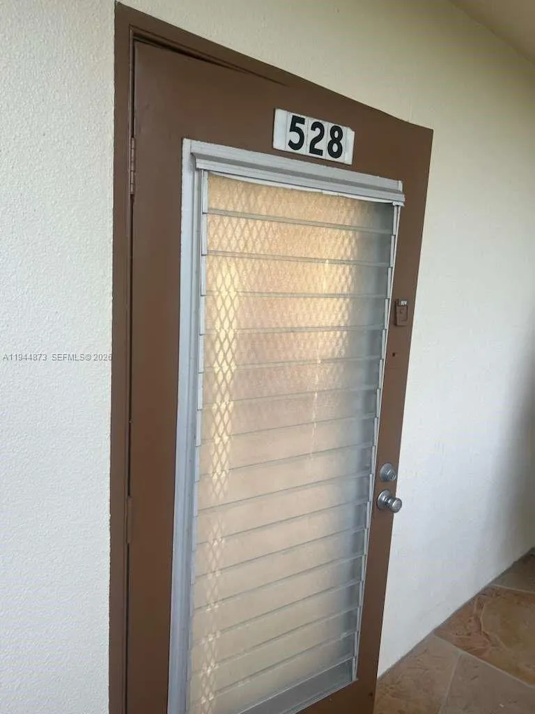 2 bedroom 1 bath for sale at 528 Mansfield M # 528, Boca Raton FL 33434