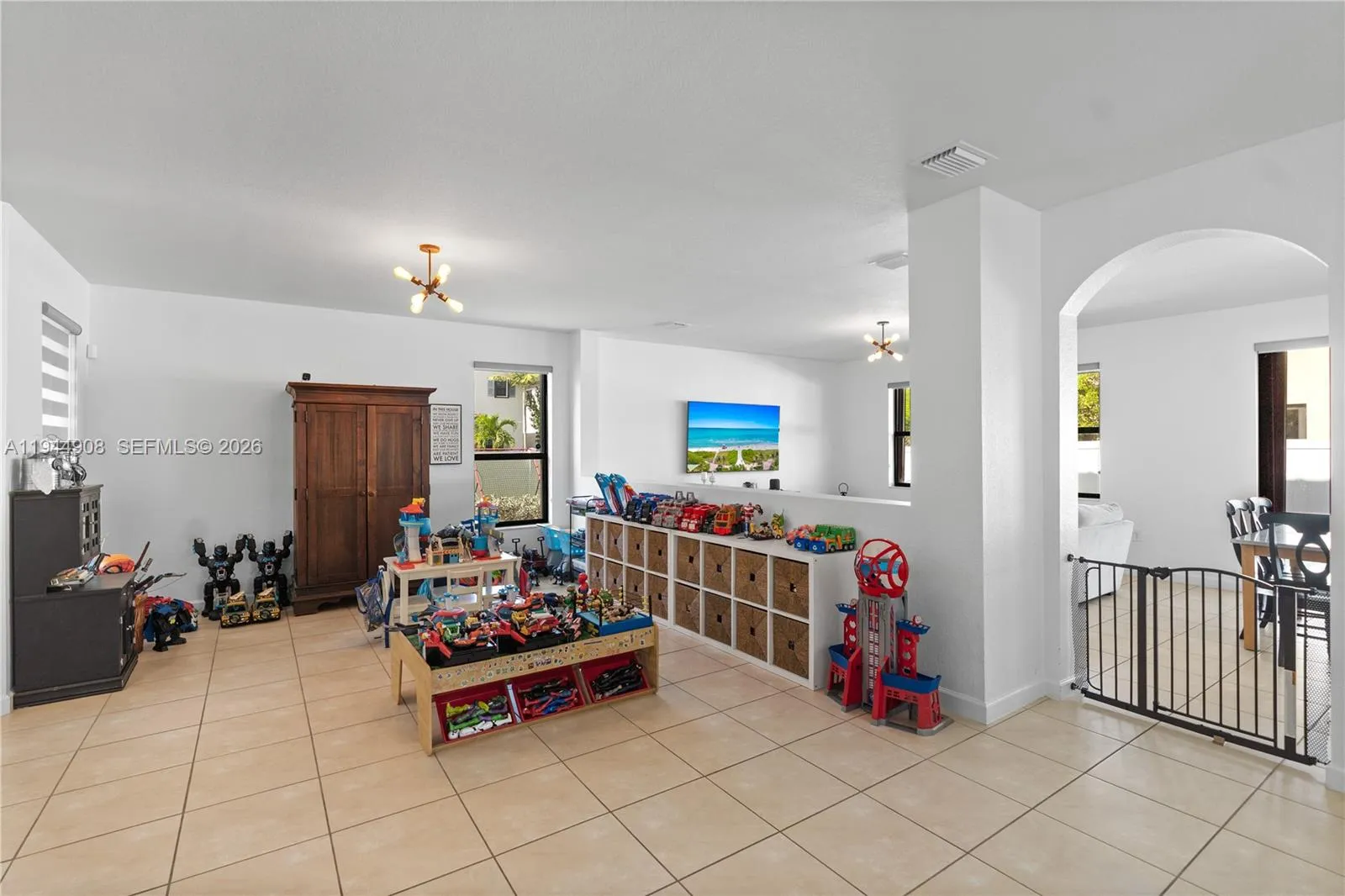 3573 W 93rd Pl, Hialeah FL 33018