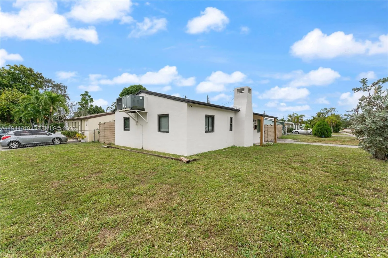 6161 NE 7th Ave, Oakland Park FL 33334