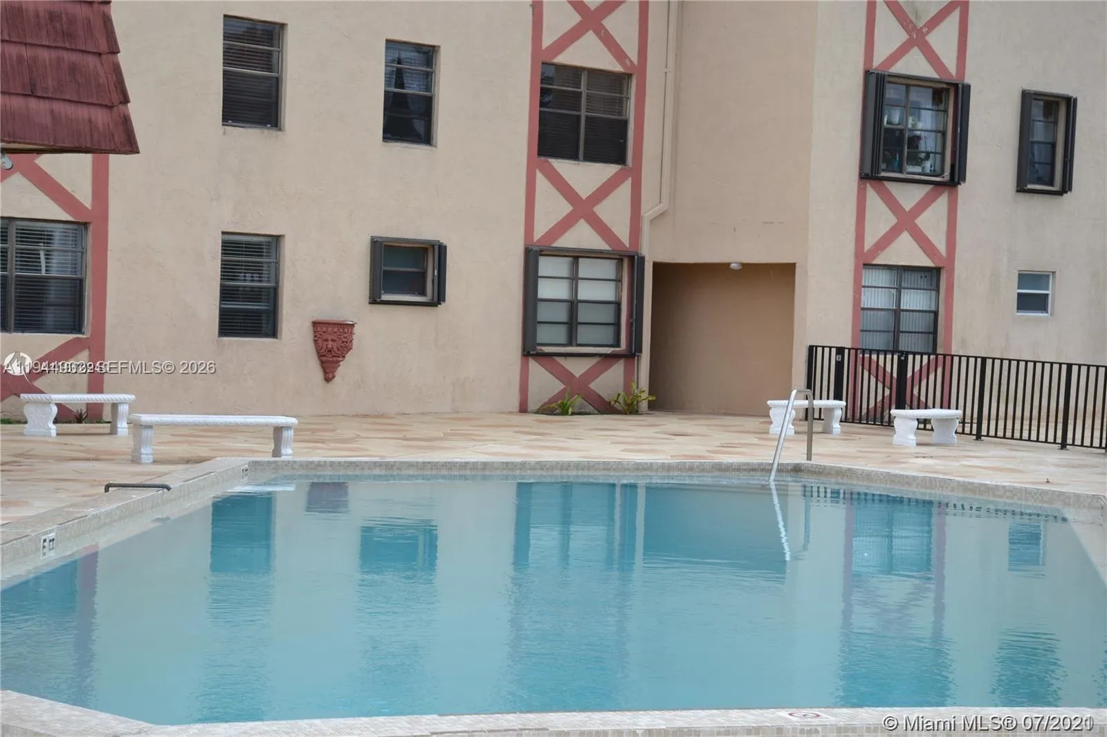 1325 W 68th St # 221, Hialeah FL 33014