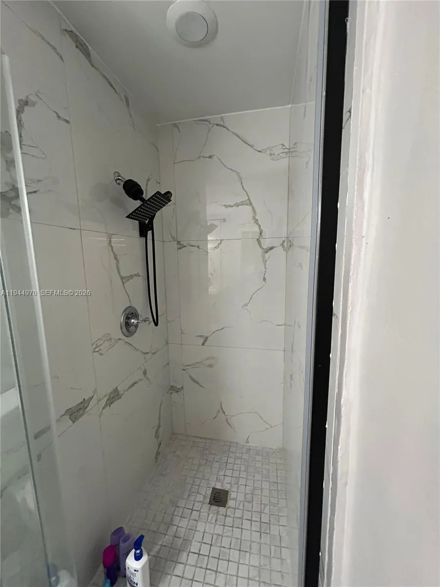 7402 NW 75th St, Tamarac FL 33321