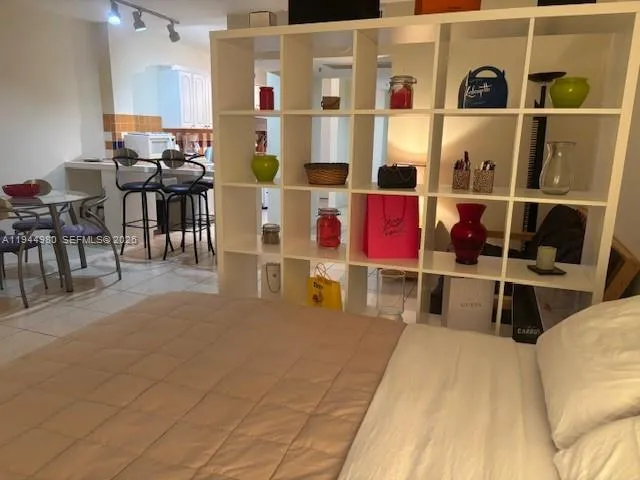 100 Lincoln Rd # 512, Miami Beach FL 33139