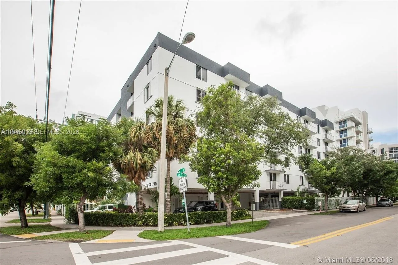 2 bedroom 1 bath for sale at 126 SW 17th Rd # 507, Miami FL 33129