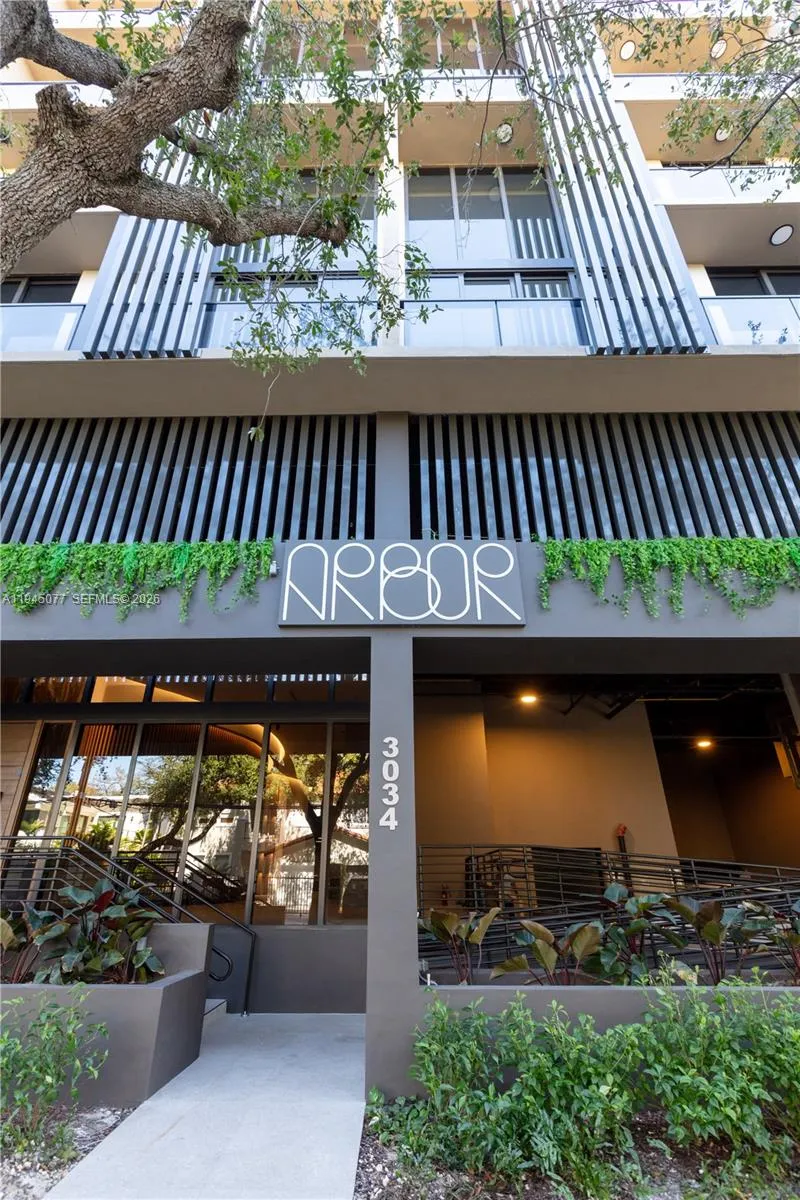 3 bedroom 2 bath for sale at 3034 Oak Avenue, Coconut Grove FL 33133