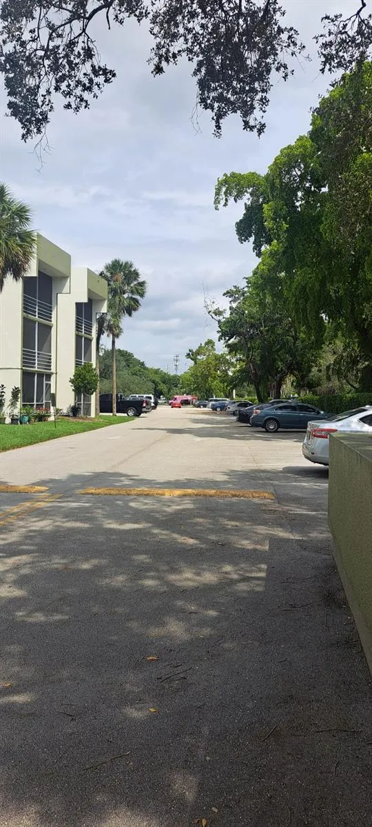 4255 N University Dr # 315, Sunrise FL 33351